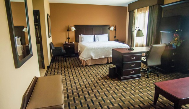 Hampton Inn & Suites Palestine