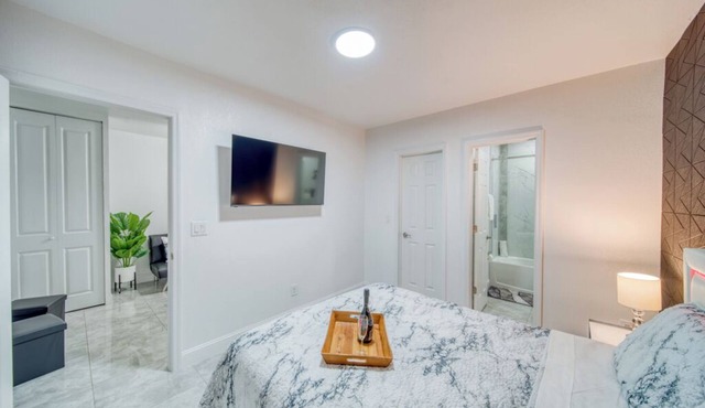 Hidden Gem New - Cozy Apt/W Jacuzzi - Private Entry.