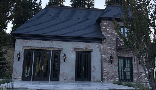 High end comfort minutes from downtown Los Gatos