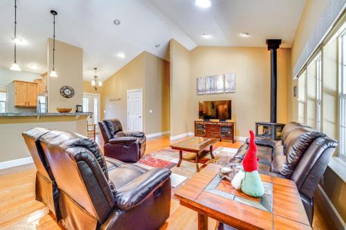 Hike + Explore: Graeagle Getaway w/Furnished Deck in Graeagle