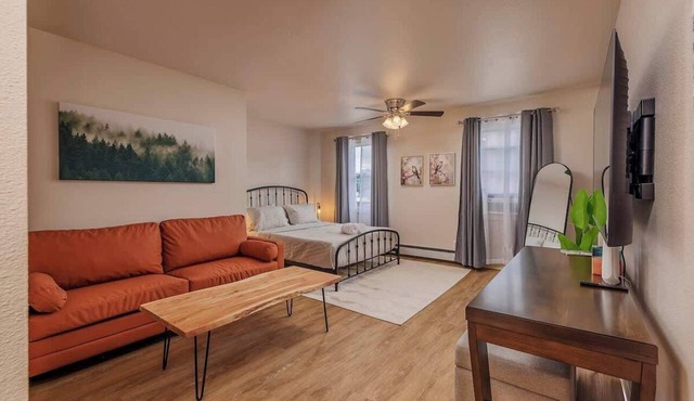 Historic Chic Downtown Suite