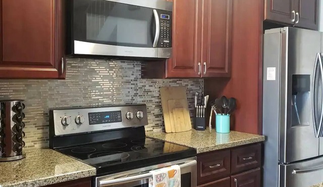 Historic Niles Condo Near Bart & Shopping Center