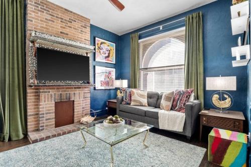 Historic Shaw Home Sleeps 14 Near Zoo & Arch
