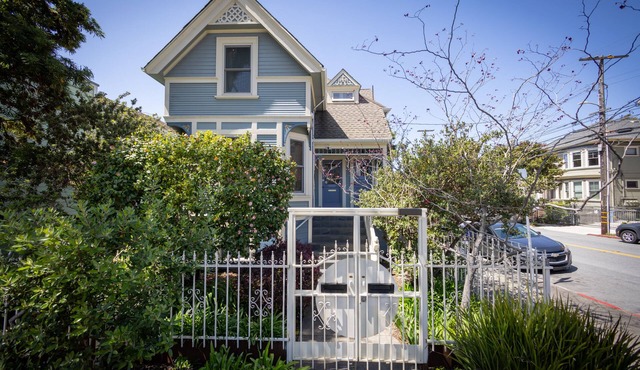 Historic Spacious Berkeley Flat Near U.C.B. Campus