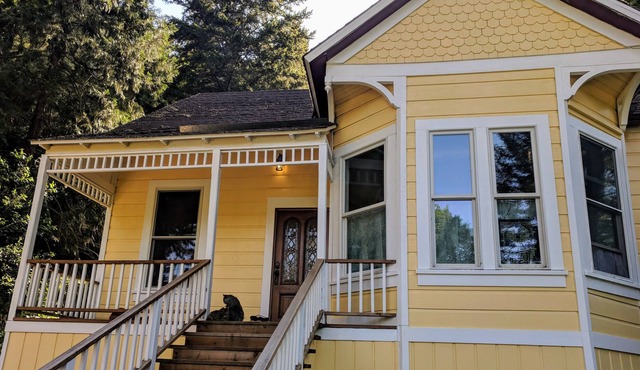 Historic Victorian Queen Anne House in the Redwoods