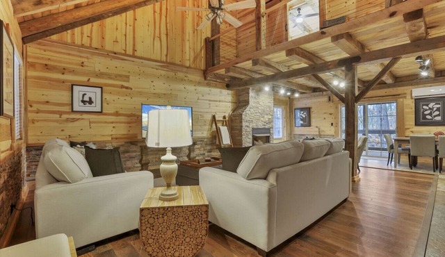 Hocking Hills: Timber Bear Lodge
