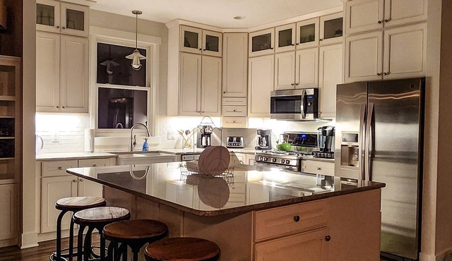 Holiday Haus: Sandy Beaches, Warm Waters, and Summer Memories Await