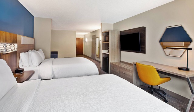 Holiday Inn Express Hotel & Suites Grand Rapids-North by IHG