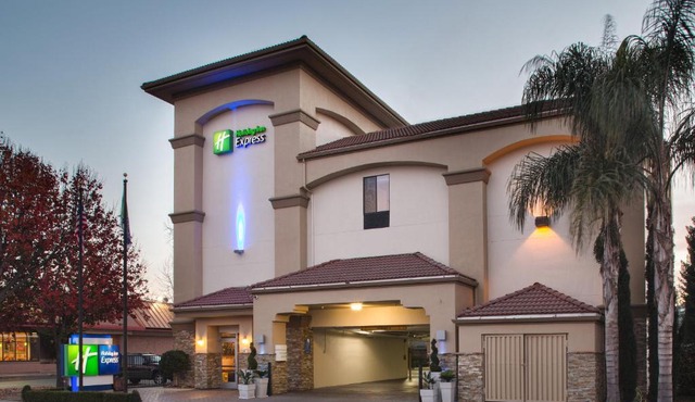 Holiday Inn Express Redwood City Central by IHG