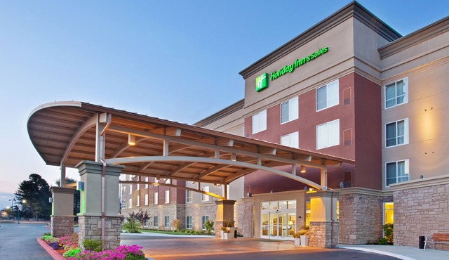 Holiday Inn & Suites Oakland Airport by IHG