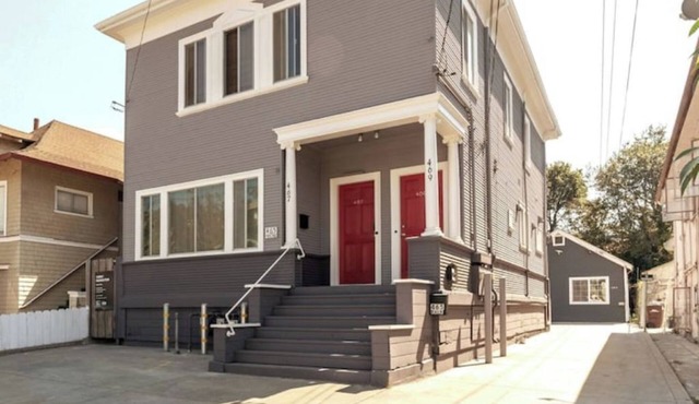 Home & Cottage/Large Families & Friends Group/RV-friendly parking available