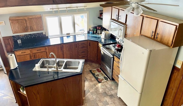 Homestead Trail Cottage-Hot Tub, Pet friendly & Amazing views
