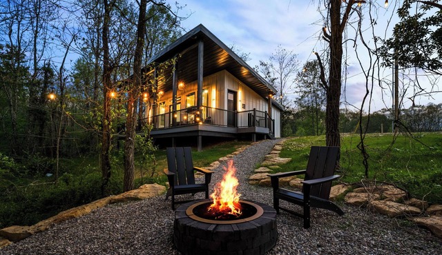 Hot Tub · Fire Pit · Spa Bath | Lux Cabin Sleeps 2