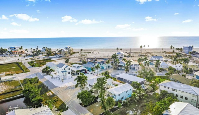 HOT TUB@Steps to Sand@2-Unit Coastal Getaway
