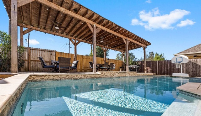 Houston Staycation Heated Pool Theater Room Family