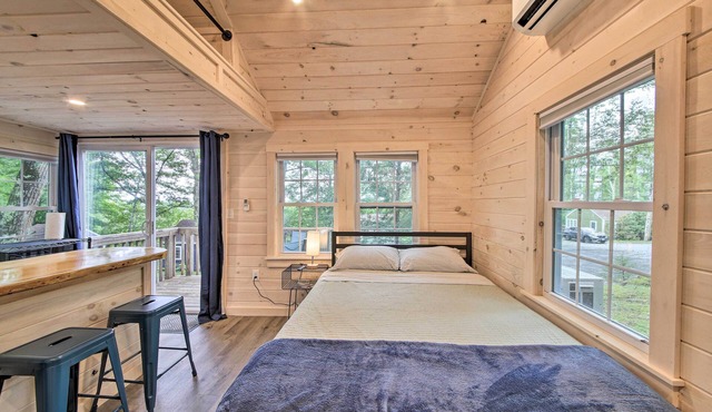 Idyllic Edgecomb Forest Studio w/Deck & Balcony! in Edgecomb