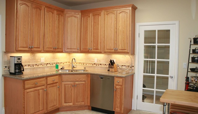In the Heart of Elmwood-Location is Everything! Discount for stays of 3-4 months