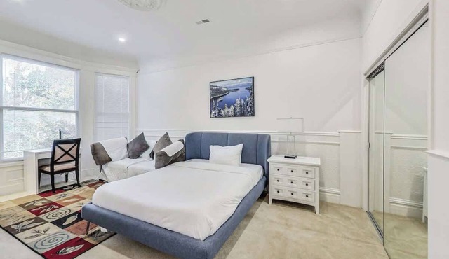 In the Heart of Haight Ashbury 5 Bedroom House