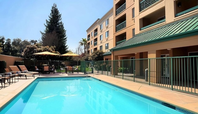Indulge in Home Like Comfort! Spacious 1BR Suite, Pet-friendly, Free Parking!