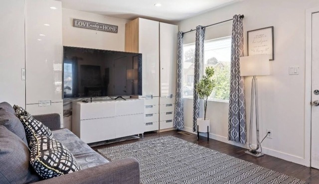 Inspire. SF City View. Free parking inside the compound. Near downtown