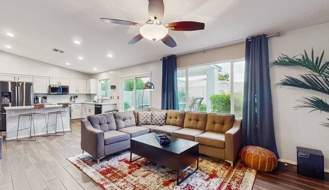 Inviting home with patio, enclosed yard, fireplace, office, streaming, W/D, AC