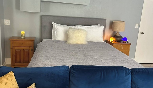 Inviting New Efficiency Apartment on Eagle Hill in Redwood City