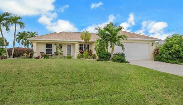 La Isla Coral 1032 Quiet Retreat 3BR NE Cape Pool Home