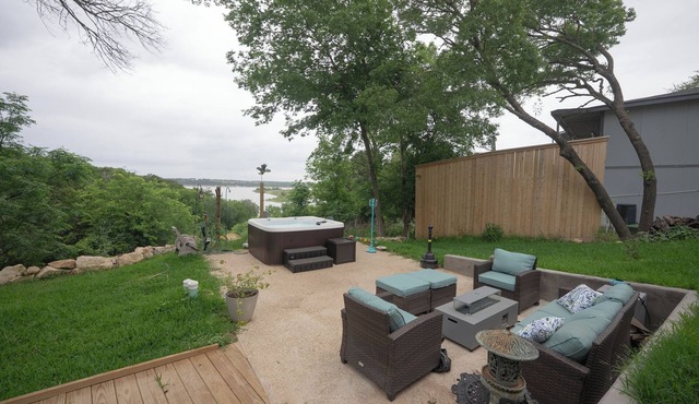 Lake Belton Boho Escape - ADA Ramps + RV Parking