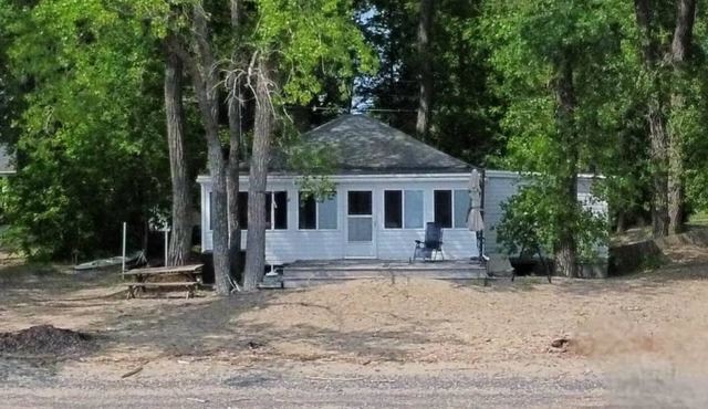 Lake Champlain Beachfront Retreat in Colchester