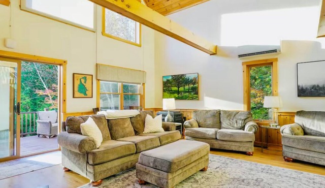 Lake House Oasis on Cold Stream