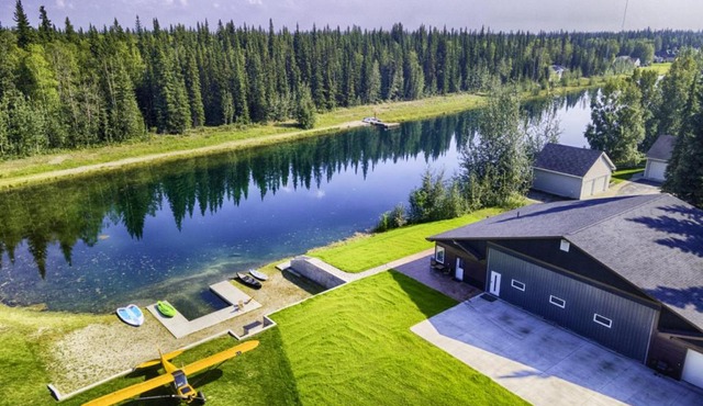 Lakefront Aviators Aurora Retreat