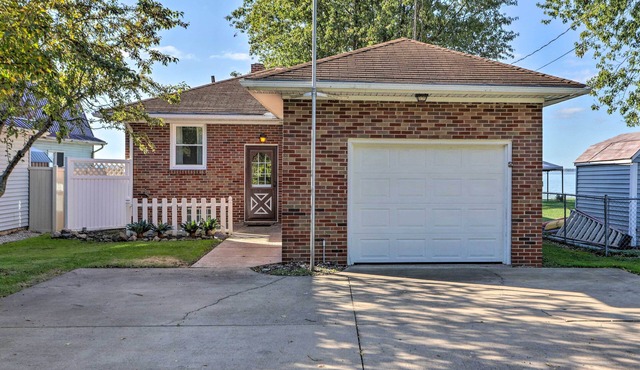 Lakefront Cottage w/Fishing & Private Yard!