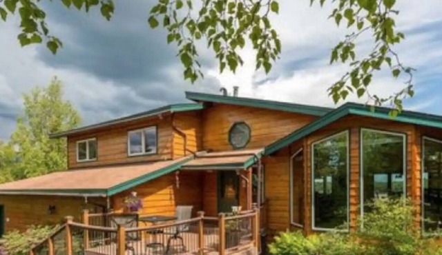 Lakefront Retreat