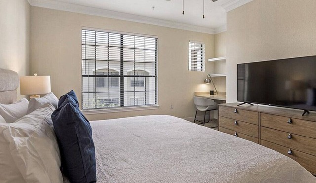Landing at Village on Memorial Townhomes - 1 Bedroom in Energy Corridor