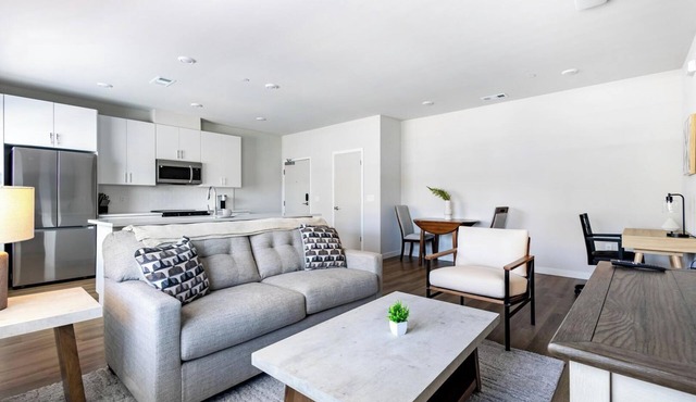 Landing | Incredible 1BD, Clubhouse, Courtyard