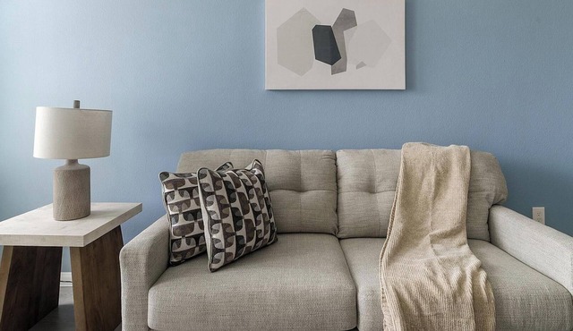 Landing | Modern 1BD, Gym
