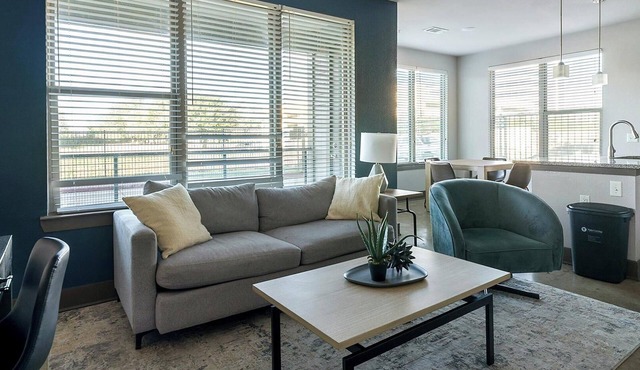 Landing | Spectacular 2BD, Gym