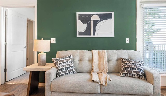 Landing | Stylish 2BD, Clubhouse in Tarpon Springs