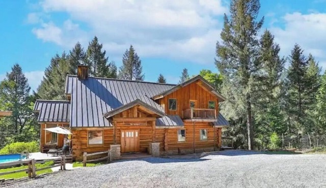 Lazy Bear Haven - Luxury Log Cabin Retreat