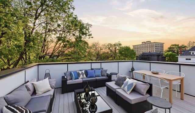 Linwood House | Rooftop, Hot Tub, Sleeps 15 |