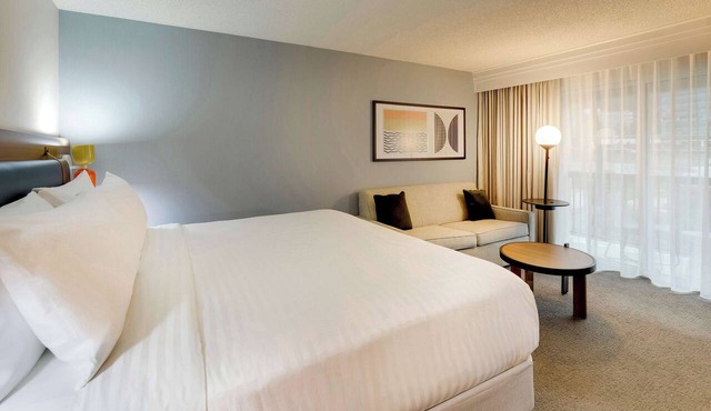 Located Close to Jack Drago Park, Pet-friendly, with Onsite Parking