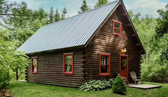Log Cabin Near Bangor and Acadia National Park