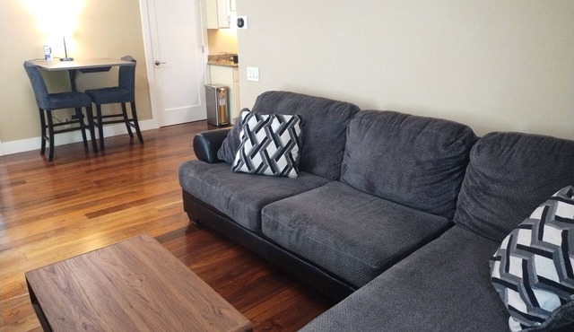 Los Gatos Retreat in SF Bayarea Independent furnished 1 bed/1 bath for 2 guests