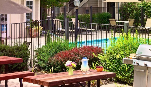 Lots of Leisurely Activities! 3 Comfortable Units, Free Parking, Pets Allowed