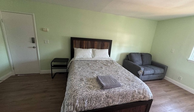 Lovely 1-bedroom in East Palo Alto, close to main Tech campuses and Stanford