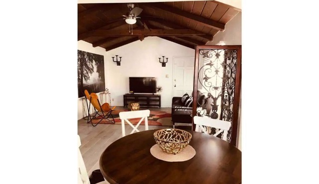 Lovely 2 bedroom apartment… home away from home 🏠