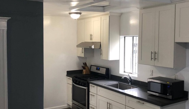 Lovely 4 bedroom Home with a patio