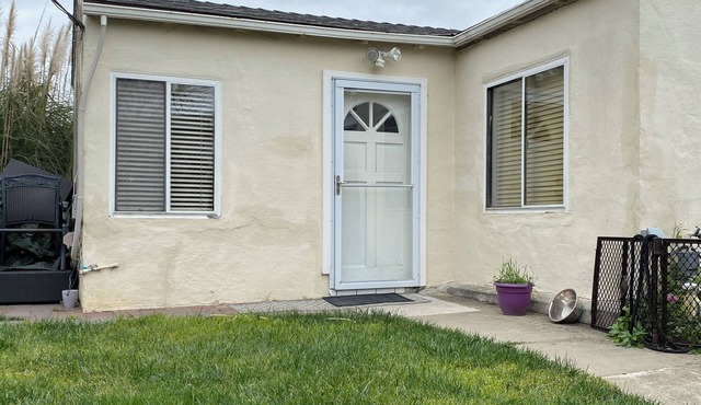 Lovely house with WiFi in charming Alameda