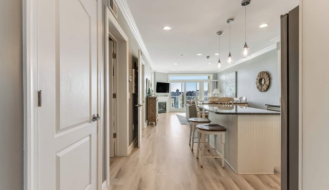 Lovely Two Bedroom Condo with Stunning Bay Views
