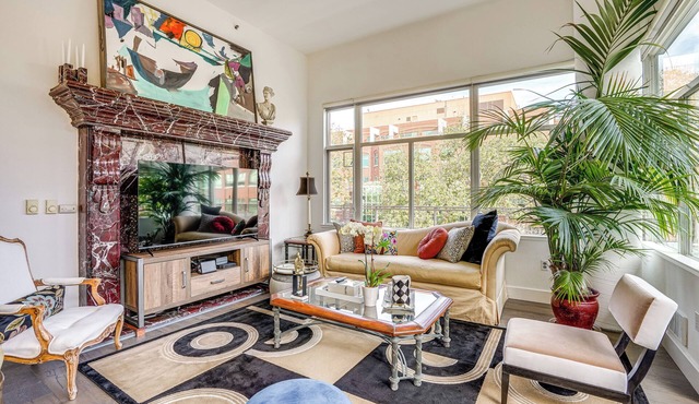 Luxe Condo w/Private Patio & Perks in Emeryville!